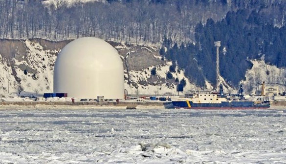 Photo Patrice Laroche, Le Soleil Le silo en attente de son jumeau, en mars 2014