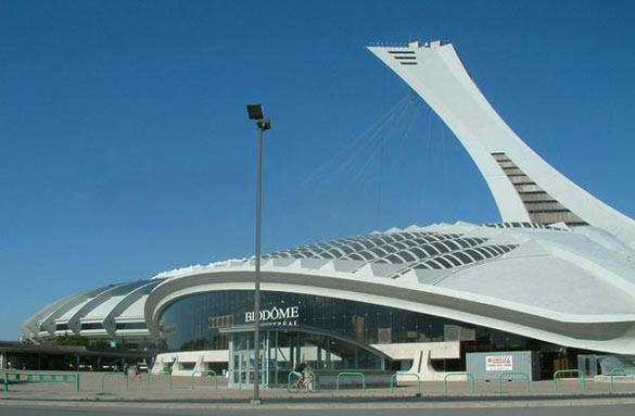 Le stade olympique et le Biodôme de Montréal. Photo Martin Dubois.