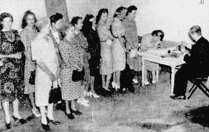 En 1944 se tiennent les premières élections québécoise auxquelles les femmes ont le droit de participer. Photo Archives The Gazette