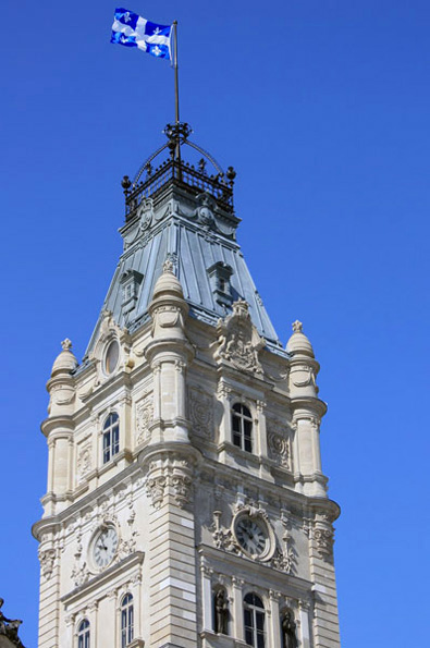 La tour centrale de l'hôtel du Parlement. Photo Martin Dubois
