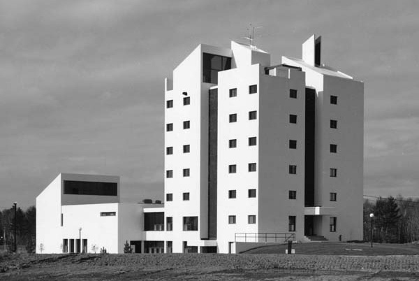 Le pavillon de la Consolata du Séminaire Saint-Augustin qui a valu à Jean-Marie Roy la médaille Massey en 1967. Ce pavillon a été démoli en 2010. Photo Marc Ellefsen, BAnQ