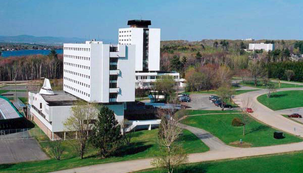 Une partie du Campus Notre-Dame-de-Foy (CNDF) qui a été classé site patrimonial en 2016. Photo Benoît Lafrance, 2003